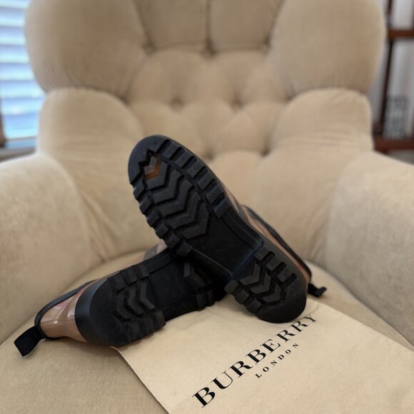 Auth BURBERRY LONDON Iconic Nova Check Women's Ankle Rain Runner Boots - Picture 5 of 6